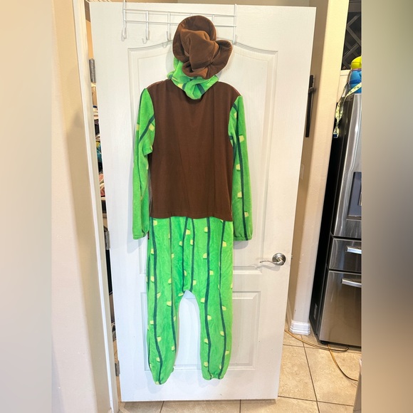 Briefly Stated Men's Lookin' Sharp Cowboy Cactus Hooded Onesie Pajama - Picture 5 of 5